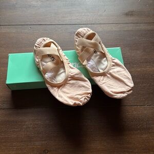 Size 4.5 UK So Danca ballet shoes in light pink